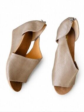 NWOT Jolimall Taupe Faux Leather Open Toe Wedges
